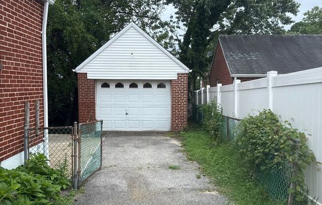 Five-Bedroom Home in Nottingham