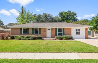 Beautiful home in the heart of Niceville!!