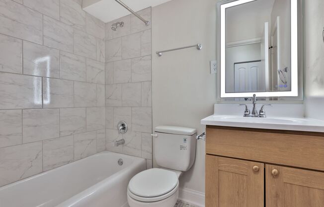 2 beds, 1 bath, $1,685, Unit 111