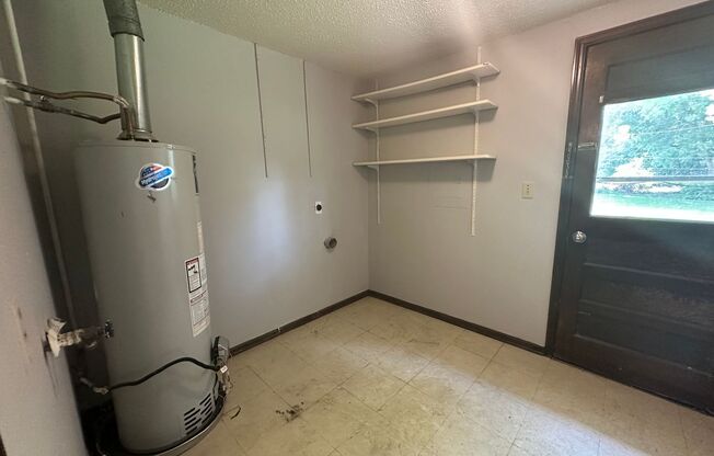 2 beds, 1 bath, $845