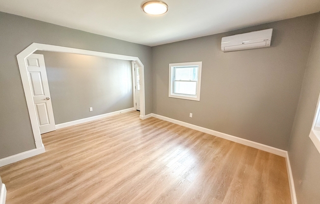 6 MULDOONS CT