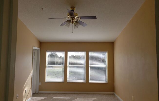 2-story Spacious Townhome - Gated Community - Open Floor Plan