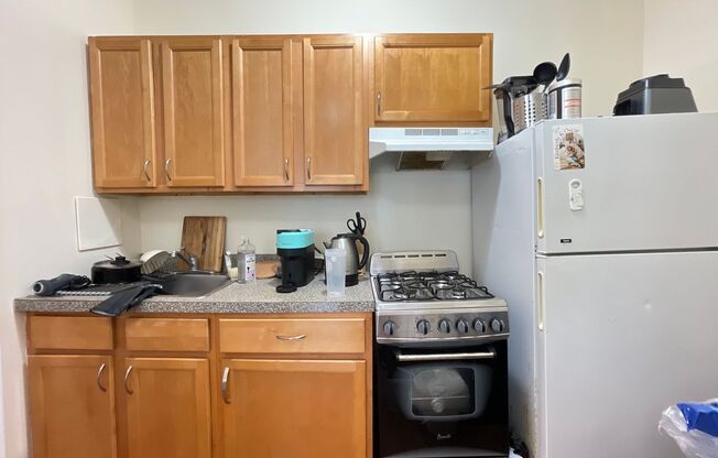 1 bed, 1 bath, 700 sqft, $1,195, Unit 17