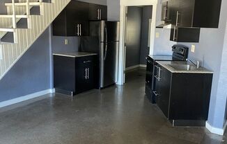 2 beds, 2 baths, 790 sqft, $850, Unit 3