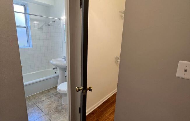 135-143 S. Waller Ave