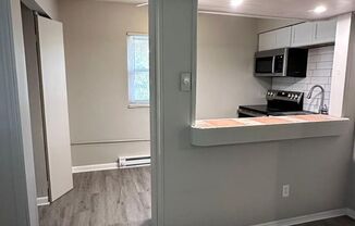 2 beds, 1 bath, $1,000, Unit D