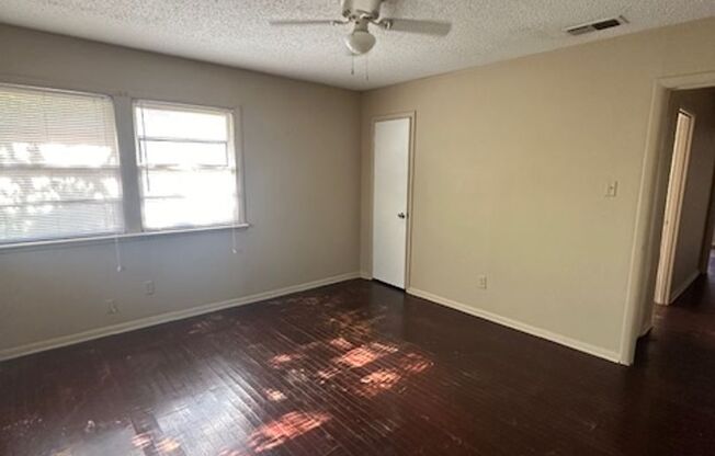 4 beds, 1 bath, $1,195