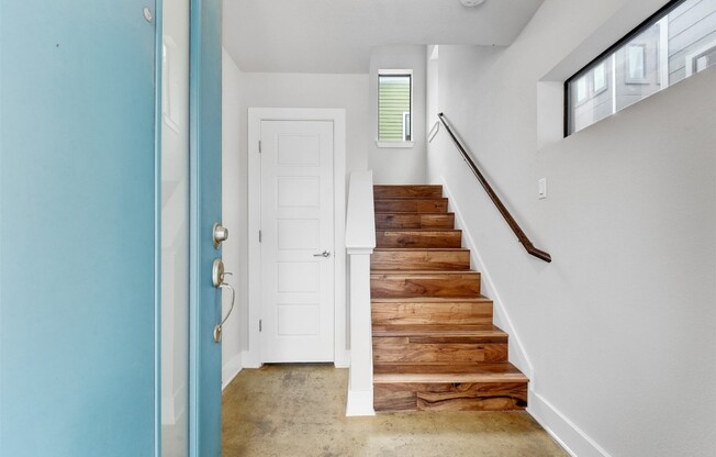 1504 LORRAINE LOOP