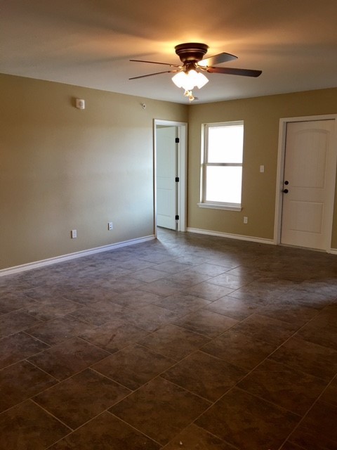 3 beds, 2 baths, 1,250 sqft, $1,500, Unit 202