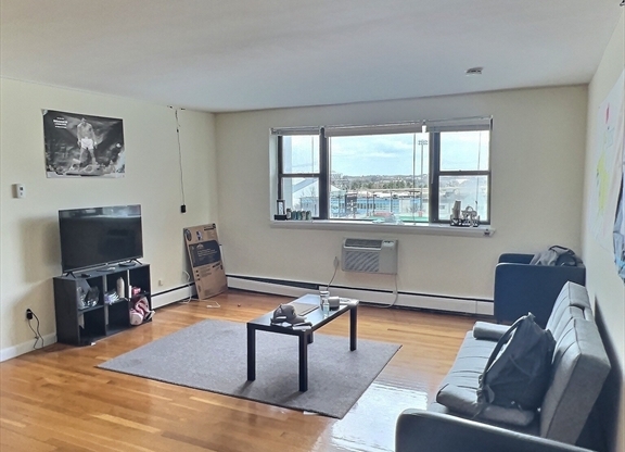 2 beds, 1 bath, 999 sqft, $3,600, Unit 27