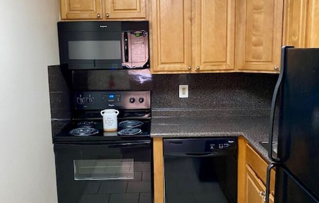1 bed, 1 bath, 625 sqft, $1,215, Unit G05