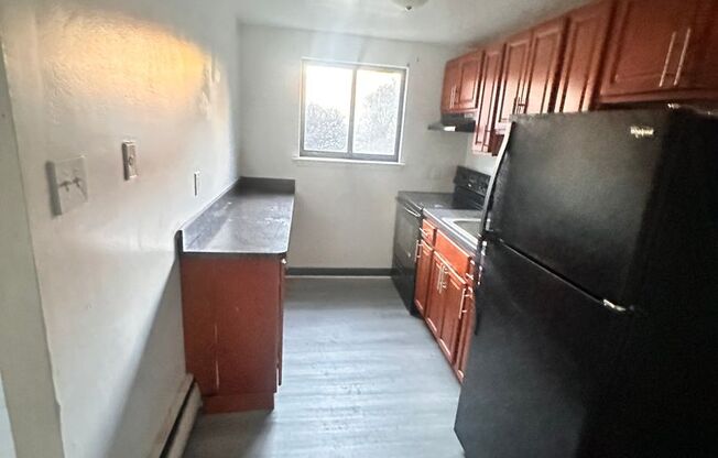 1 bed, 1 bath, $1,050, Unit D3