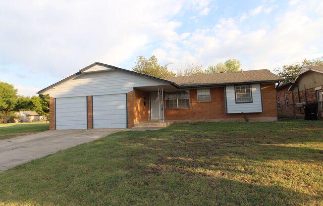 1017 SW 3rd  - Moore, OK