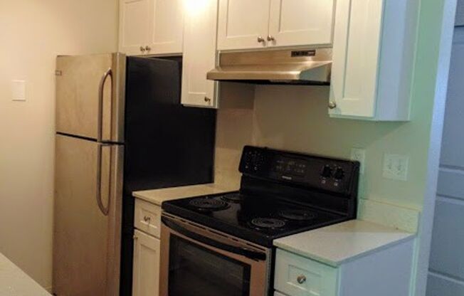 1 bed, 1 bath, 725 sqft, $1,475, Unit 9