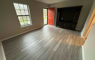 656 MERCER DR