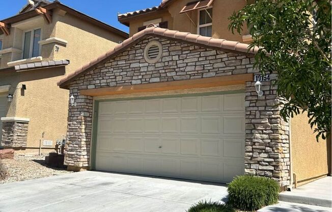 SW!!! OVER 2000 SQ FT!!! New Carpet!!! New Flooring!!! Freshly Painted!!! 4 bed 3 bath!!! Low Maintenance Desert landscape Front and back!!!