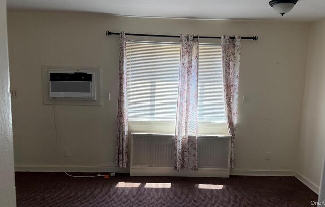 2 beds, 1 bath, 721 sqft, $2,650, Unit 30G22