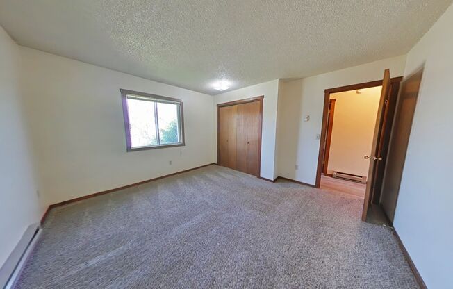 Top Floor Apartment! Convenient Location!