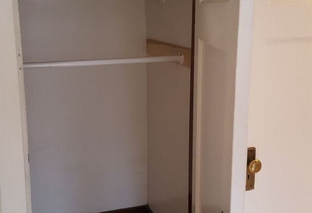1 bed, 1 bath, $1,025, Unit 32