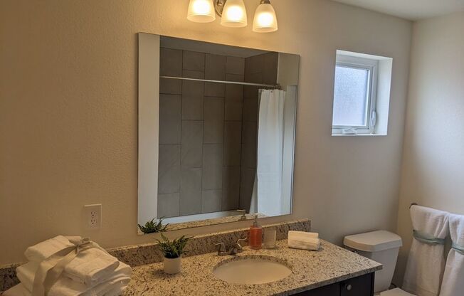 1 bed, 1 bath, 724 sqft, $1,650, Unit 5621 #101 Silverstone