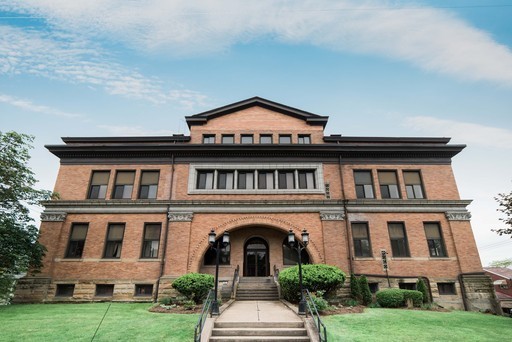Jacksonian Schoolhouse Apartments