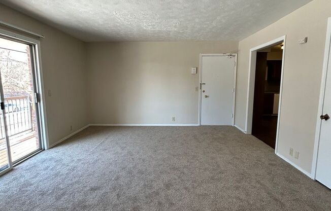 2 beds, 2 baths, 1,200 sqft, $975, Unit #10