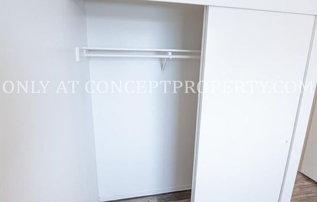 2 beds, 1 bath, 700 sqft, $1,399, Unit 19
