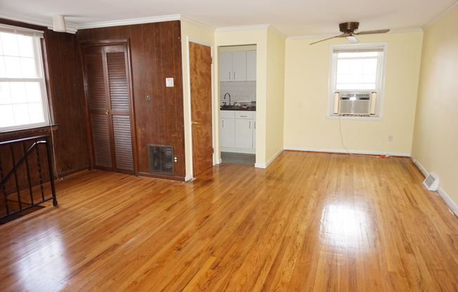 Cozy 1 bedroom Apartment in Mt. Vernon - Two Blocks from Monument!