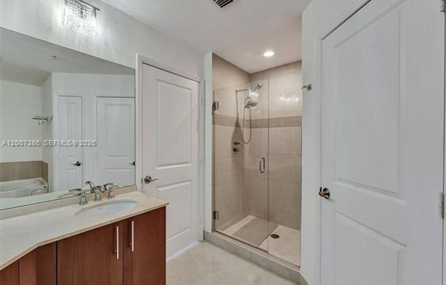 3 beds, 3 baths, 1,744 sqft, $4,800, Unit 1945 S Ocean Dr # 2101