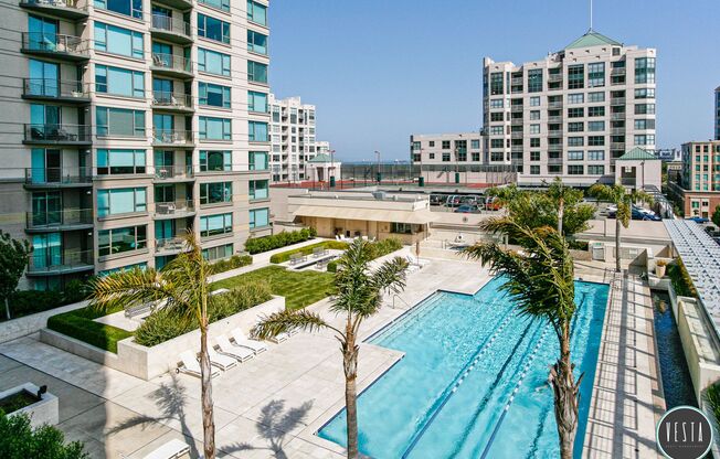 LUXURIOUS SOUTH BEACH CONDO WITH STUNNING CITY VIEWS 2BD/2BA