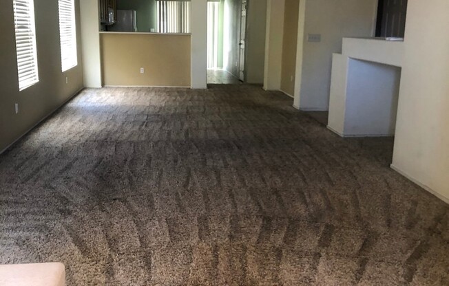 SINGLE STORY, 3 BEDROOM 2 BATH HOME. VAULTED CEILINGS,