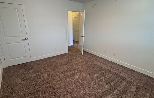 2 beds, 1 bath, 1,147 sqft, $1,725