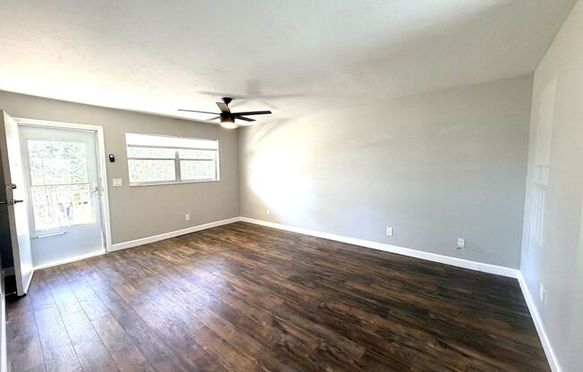 FIRST MONTH'S FREE RENT 2/1 STUNNING CONDO IN FT. MYERS, FL