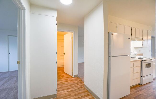 Westwood Apartments ** On-site Laundry Facilities, Off-Street Parking & Private Patio or Balcony