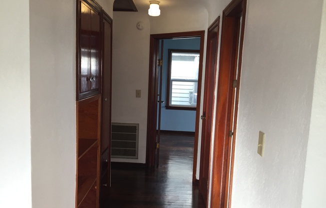 2 beds, 1 bath, $1,395