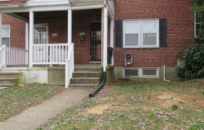 Charming 3 Bedroom/1.5 Bathroom Townhome in Cameron Village, MD!