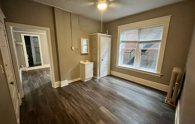 Studio, 1 bath, 270 sqft, $645, Unit 214