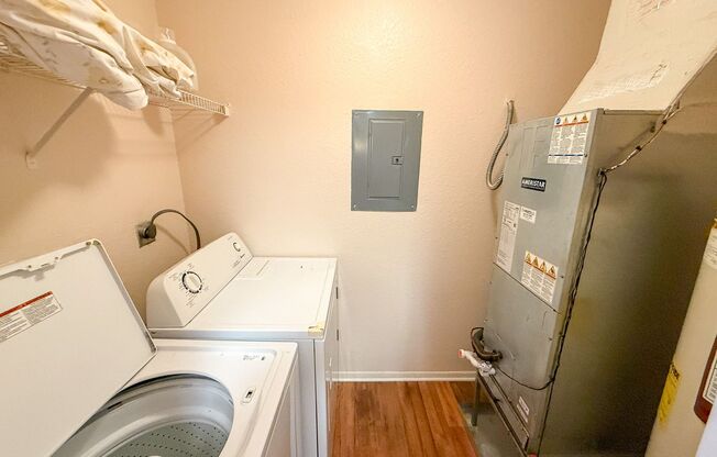 2 beds, 2 baths, $1,400, Unit Unit 924