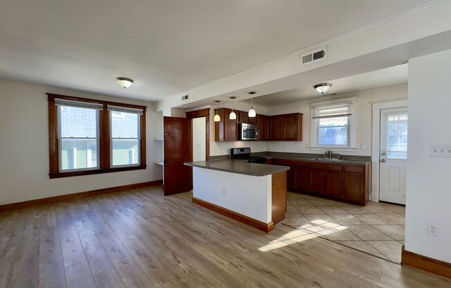 Fantastic 3-Bedroom Overlea Home with Open-Floor Plan!