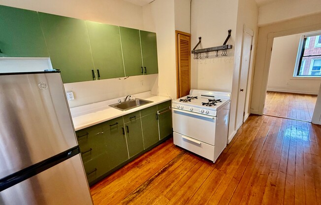 13 Charter St.