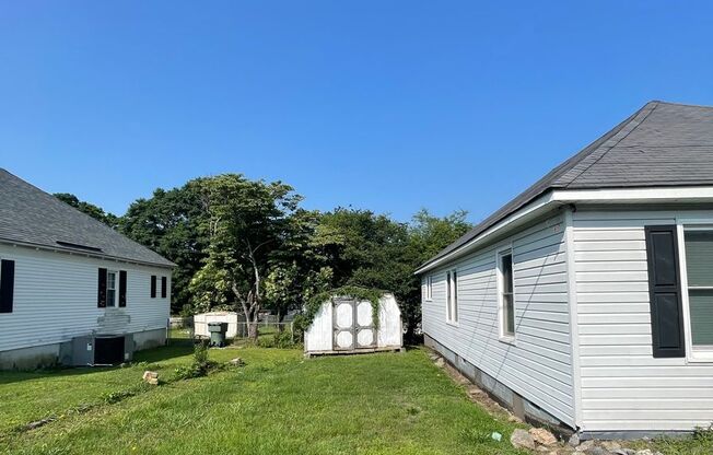 Must see this adorable 2 bed 1 bath bungalow home has plenty of space in Gastonia