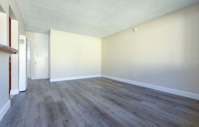 Oaks Ave Apartments (829-831)