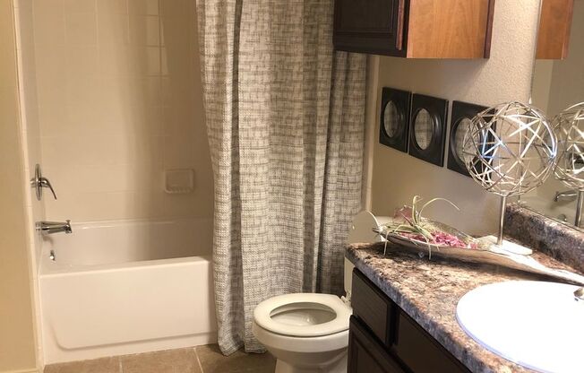 1 bed, 1 bath, 856 sqft, $1,170, Unit 0812