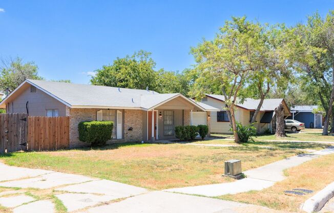 3 bedroom 2 bath home Near SAMMC, Ft. Sam Houston area!