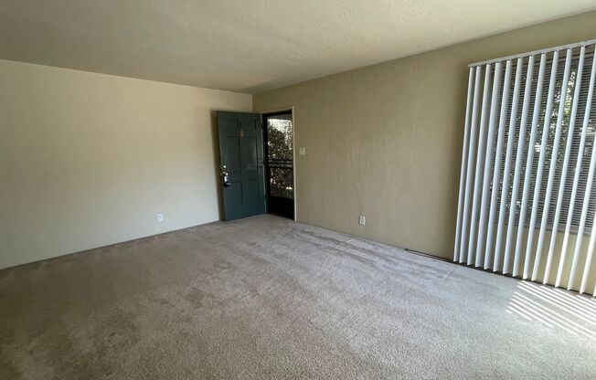 2 beds, 1 bath, $2,295, Unit Unit E