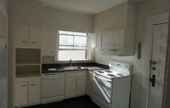 1800 Mass Ave Apt 32