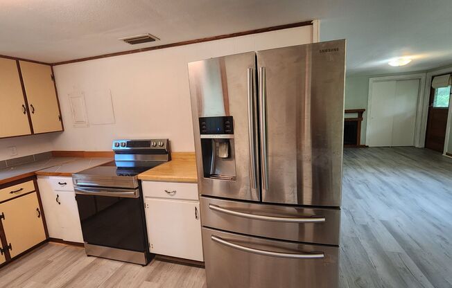 3 beds, 1 bath, $1,700