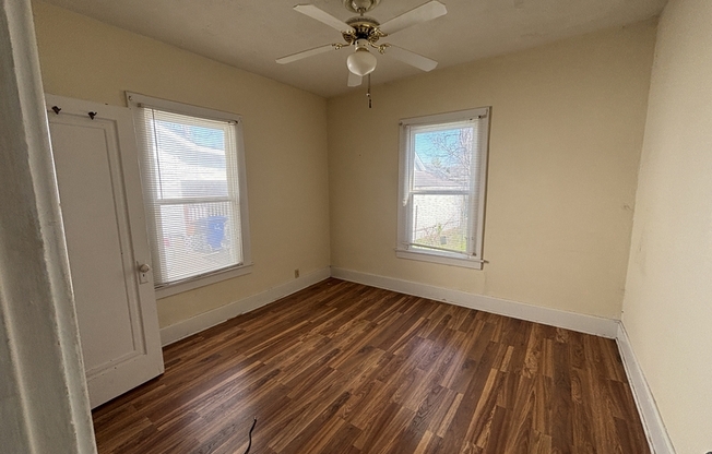 111 PARIS AVE