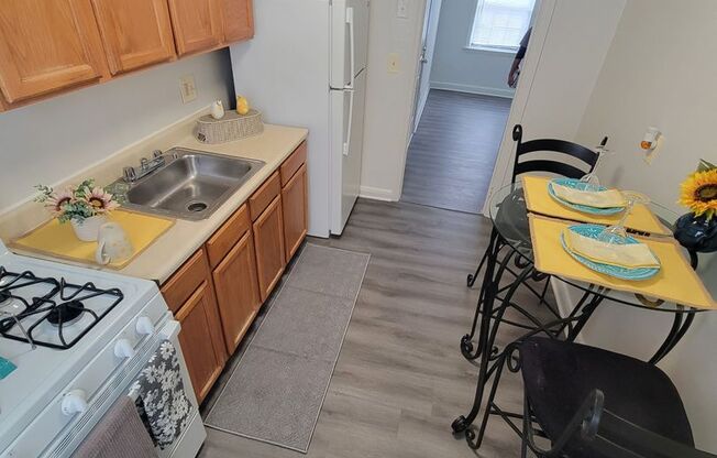 1 bed, 1 bath, 465 sqft, $975, Unit 1SA