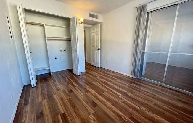 2 beds, 1 bath, 810 sqft, $1,125, Unit 10-C